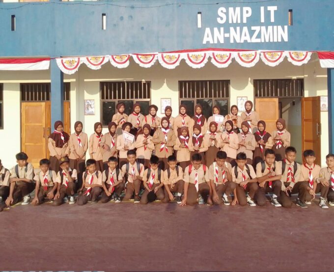 Membentuk Karakter Tangguh: Semangat Kepramukaan Penggalang di SMP IT An-Nazmin