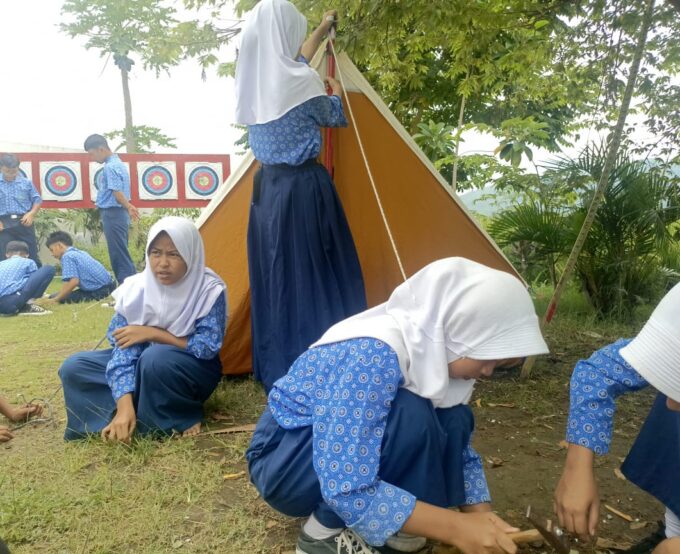 Menumbuhkan Karakter Hebat Melalui Kegiatan Ekstrakurikuler di SMP IT An-Nazmin