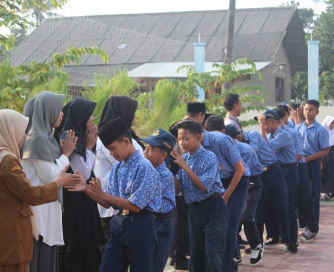 “Merajut Ukhuwah, Membersihkan Hati: Makna Halal Bihalal di SMP IT An-Nazmin”
